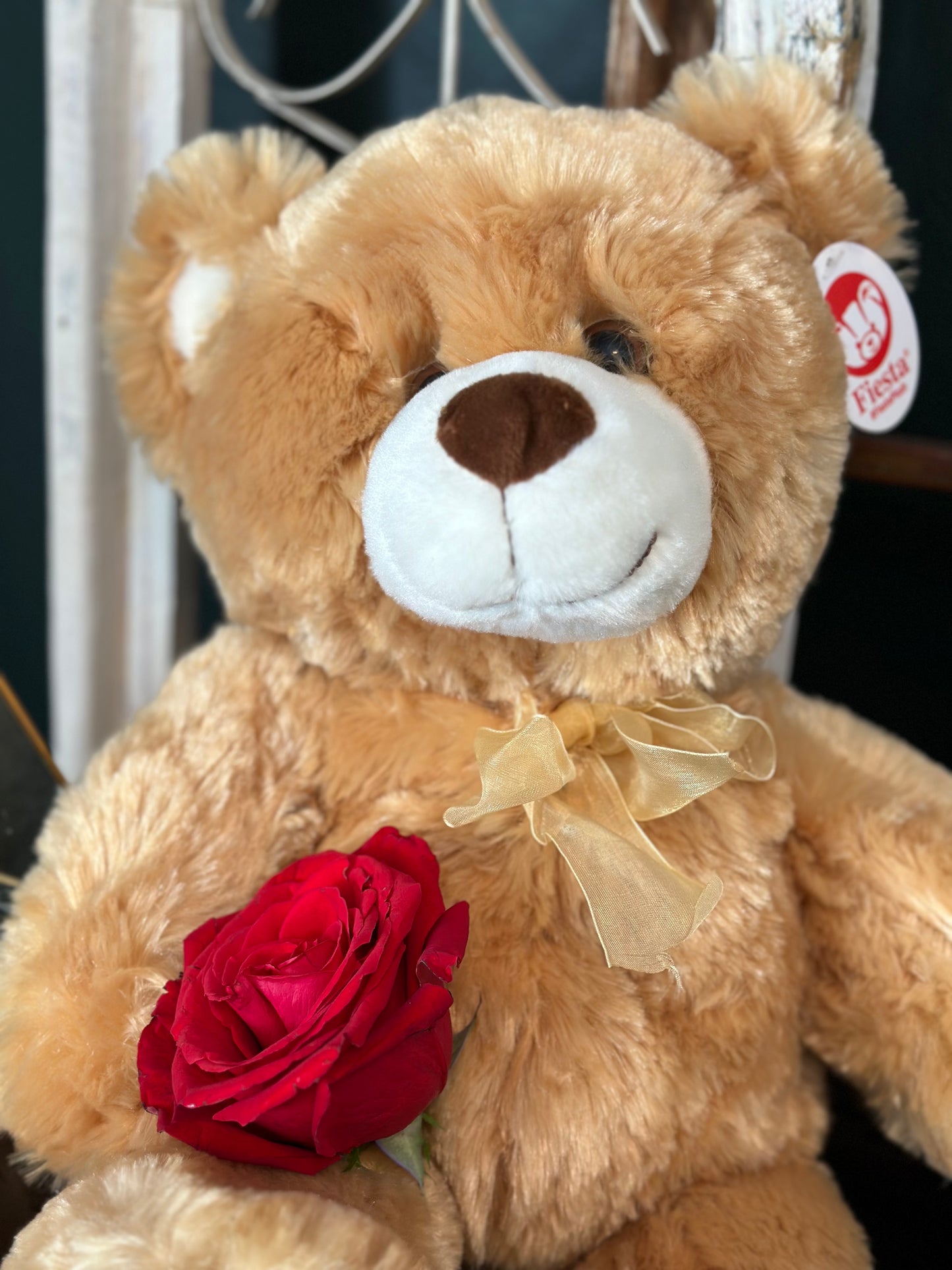 Sweet Teddybear & a Valentines bouquet